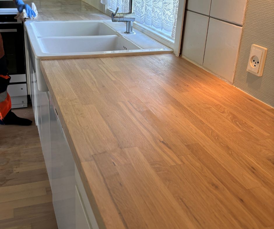 Ask bordplade efter slibning med hvid olie i Ballerup