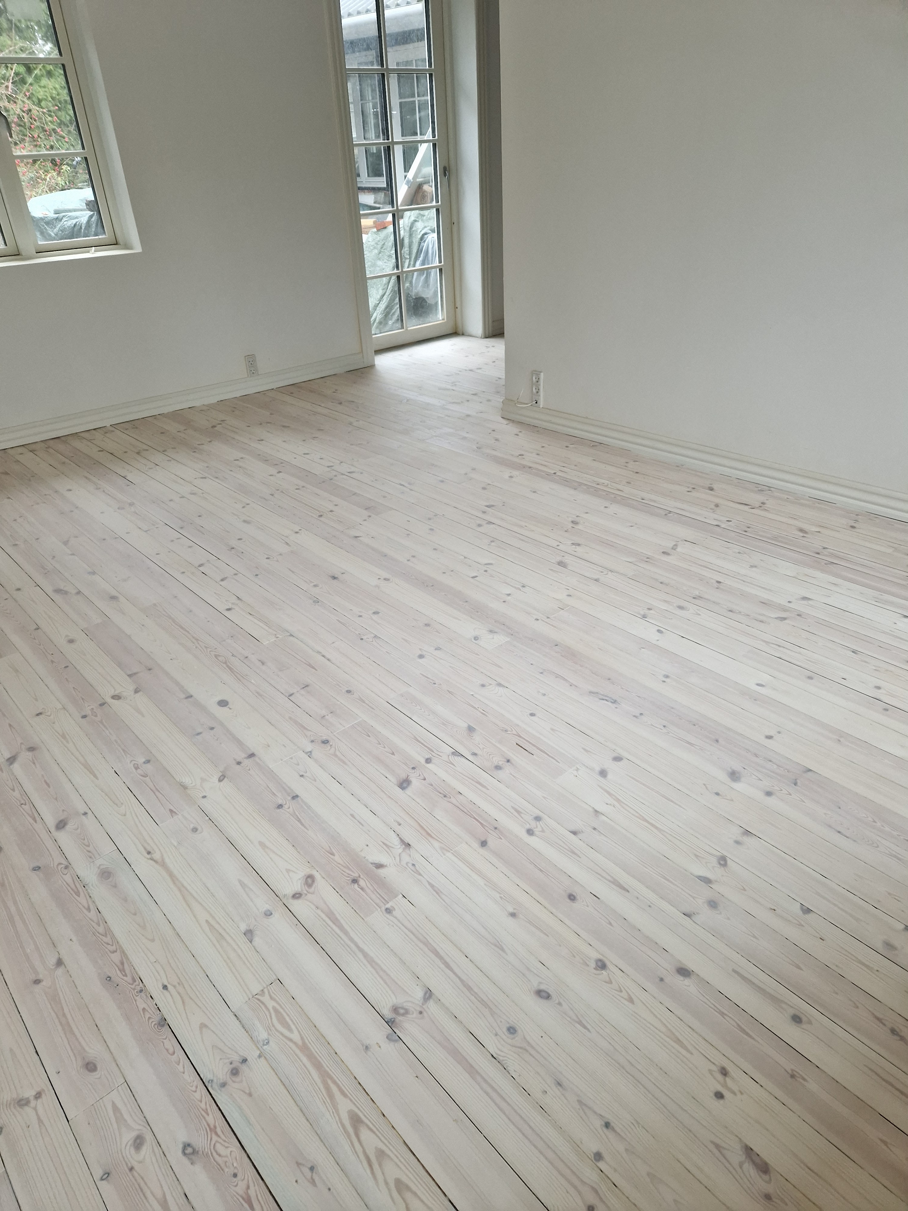 Plankegulv Hvid Lud case