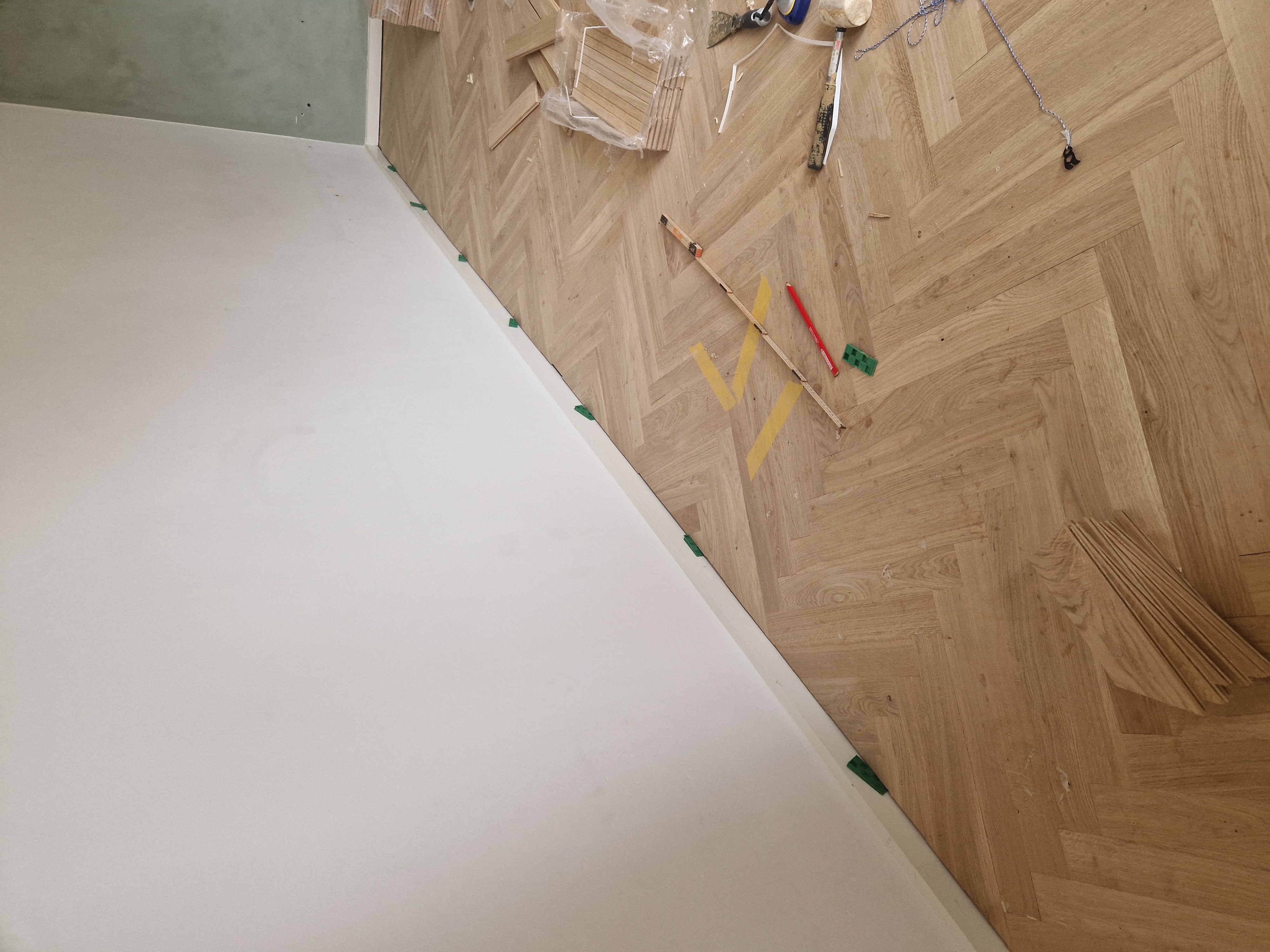 Gulvbelægning med tydelig træstruktur